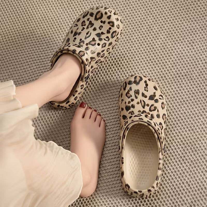 Wide-toe Fashionable Leopard Print Sandals