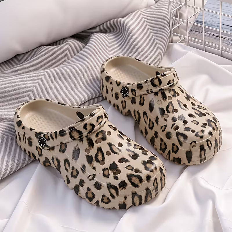 Wide-toe Fashionable Leopard Print Sandals