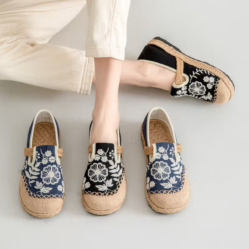Ethnic Style Embroidered Cloth Shoes, Handmade Embroidered Shoes with a Chinese Flair, Vintage Linen Shoes Blue